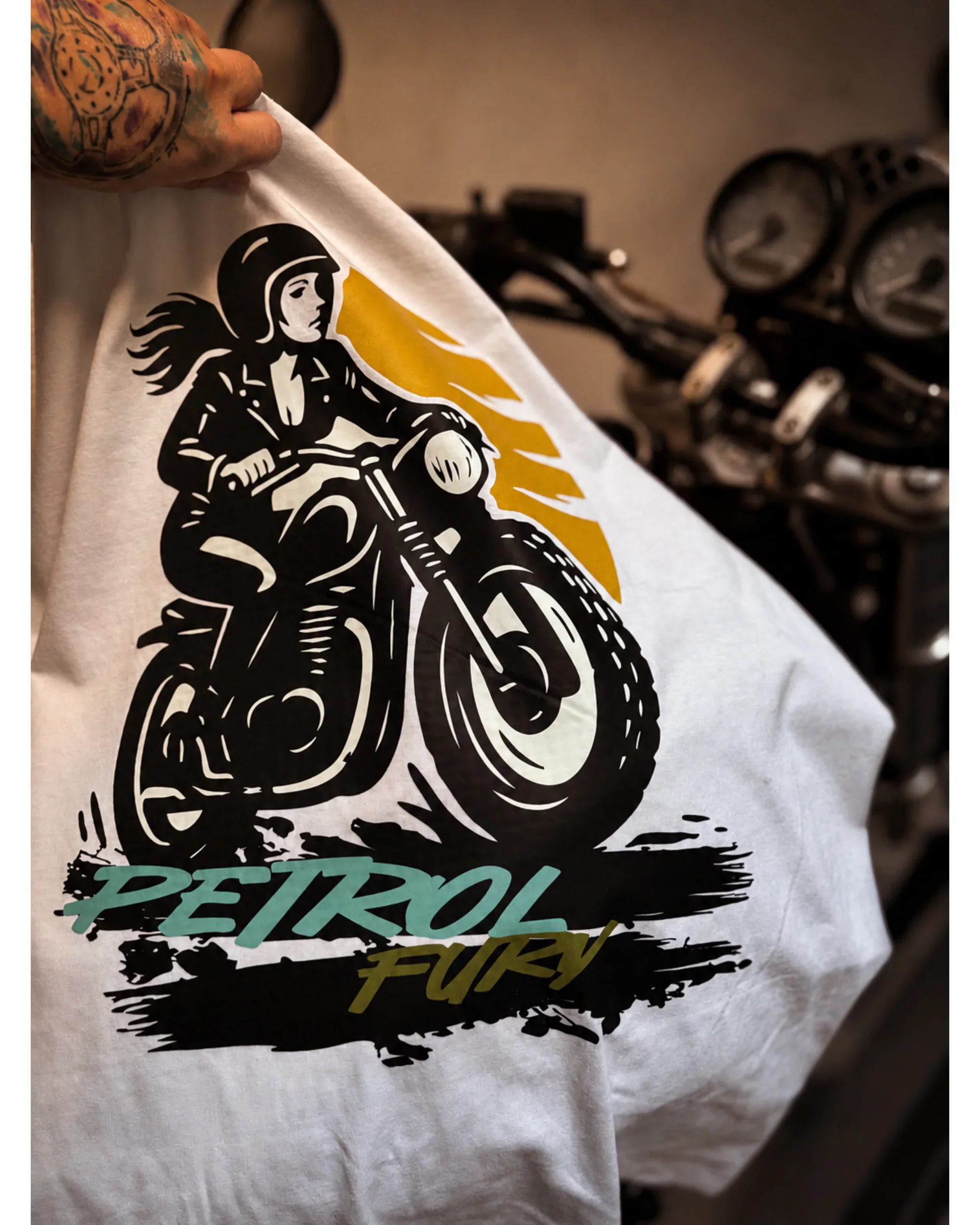 Černé tričko s velkou barevnou motorkářskou ilustrací